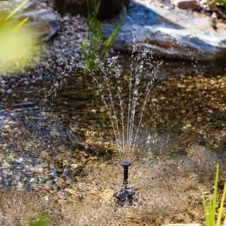 Rozjasněte svou zahradu s naší solární fontánou Esotec RIMINI-S 101701! 💦 Perfektní pro menší zahradní jezírka, tato...